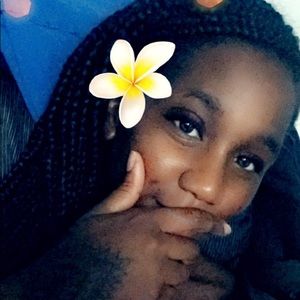 Meet your Posher, Cierra